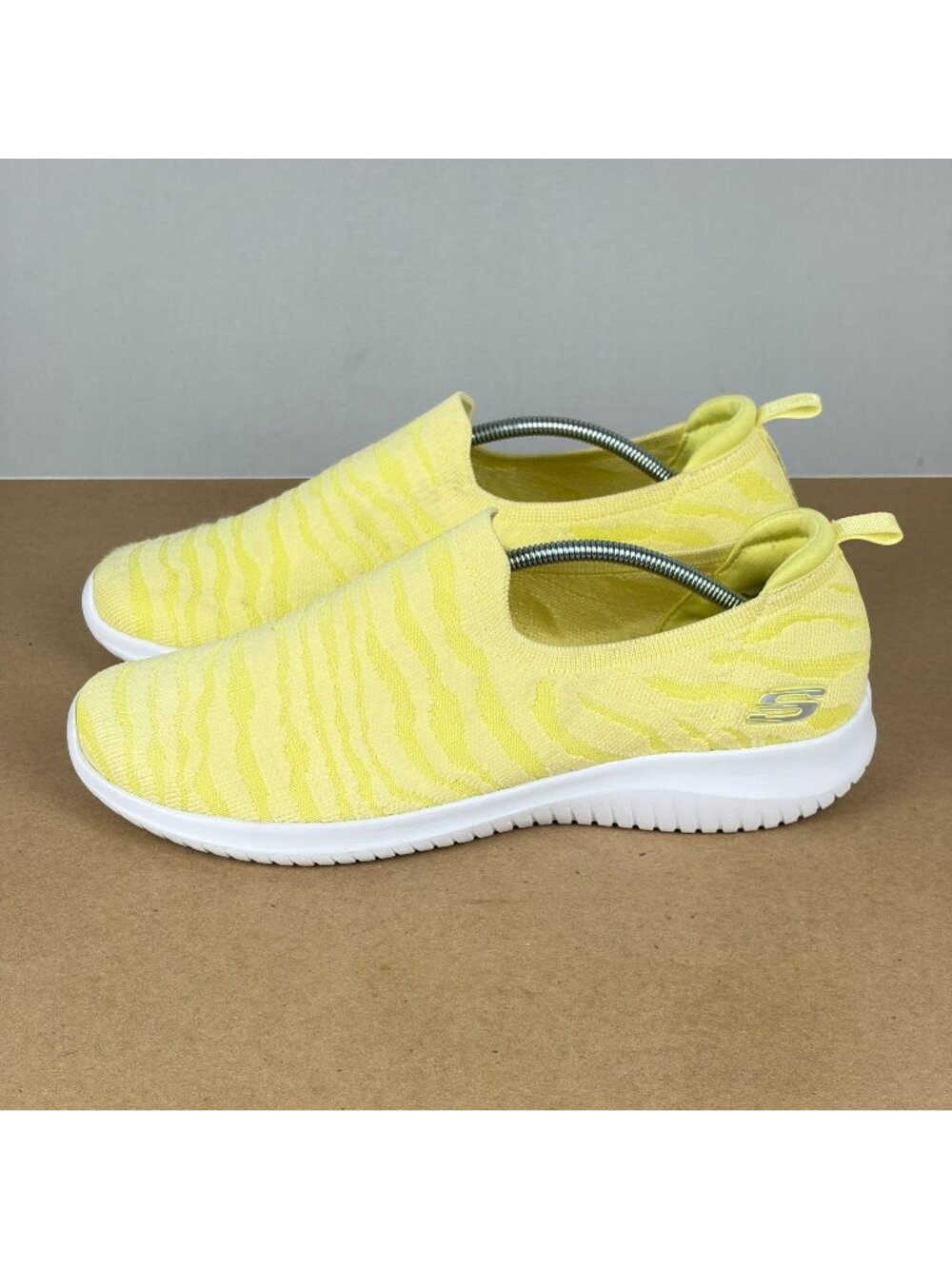 Skechers Ultra Flex Slip On Athletic Sneakers Womens 11 Yellow White Casual